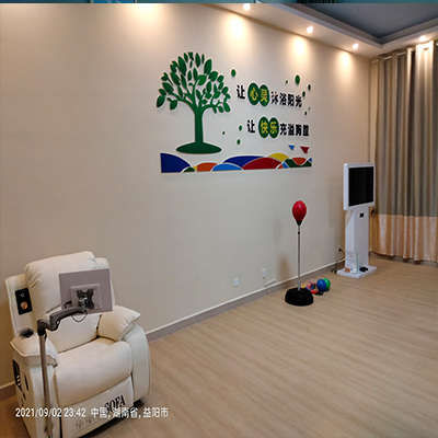 1-211009101G3351.jpg